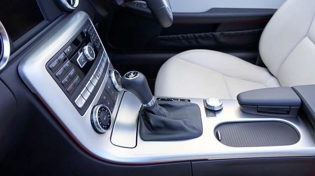 mercedes-1229243_640