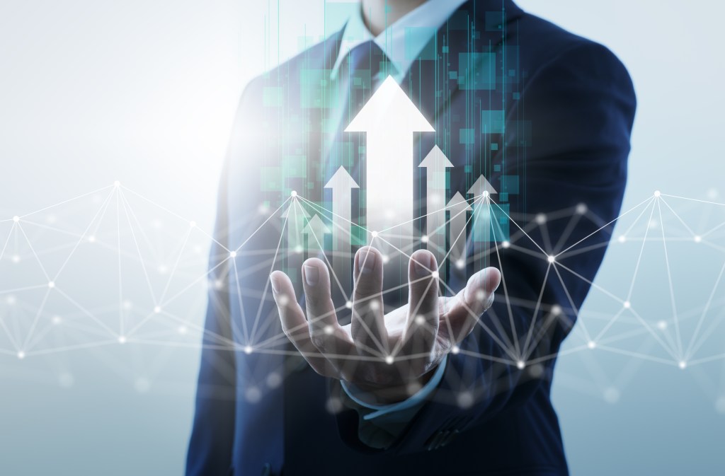 O 7º Fórum Abradilan de Desenvolvimento Empresarial, levantou questões relevantes para o desenvolvimento do mercado farmacêutico no Brasil, como a importância da inovação e do planejamento estratégico; cibersegurança; a necessidade da mudança de mindset em um mundo tecnológico e a transformação do mundo dos negócios diante da evolução tecnológica. Inovação foi a palavra escolhida pelos participantes para descrever o que esperam do setor farmacêutico para o futuro. Souza disse que inovar é importante, mas ressaltou que é preciso desconstruir.