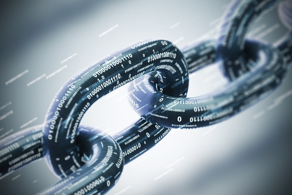A CISA, a Agência de Segurança Nacional (NSA) e o Escritório do Diretor de Inteligência Nacional (ODNI), publicaram a primeira parte de uma série de publicações conjuntas de três partes, Securing Software Supply Chain Series - Recommended Practices for Developers. Esta orientação – criada pelo Enduring Security Framework (ESF), um grupo de trabalho intersetorial público-privado liderado pela NSA e CISA – concentra-se em desenvolvedores de software e fornece práticas sugeridas para garantir uma cadeia de fornecimento de software mais segura.